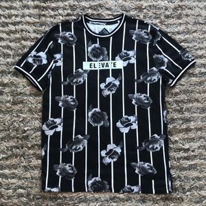 Unisex Original Gravity 100% Cotton T-Shirt with Black Roses Pattern, Size L